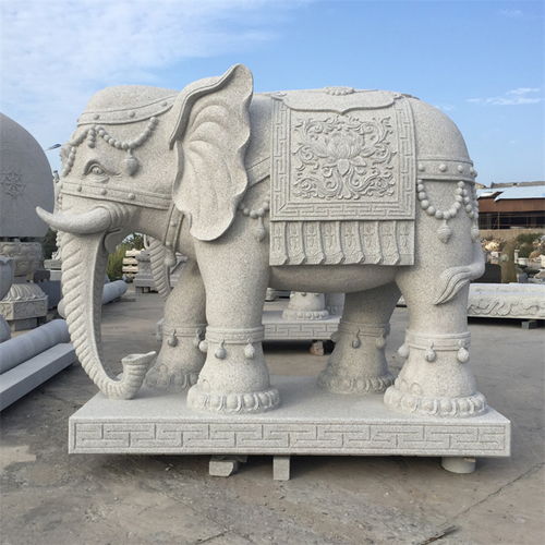 手工雕刻與機(jī)器雕刻石雕大象的差異